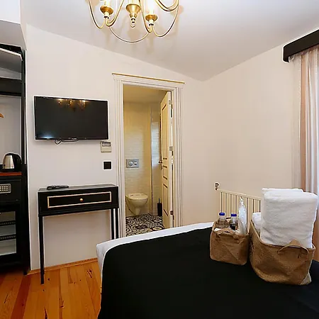 Istanbul Taksim Istiklal Street Kamil Hotel - Historical Room photo