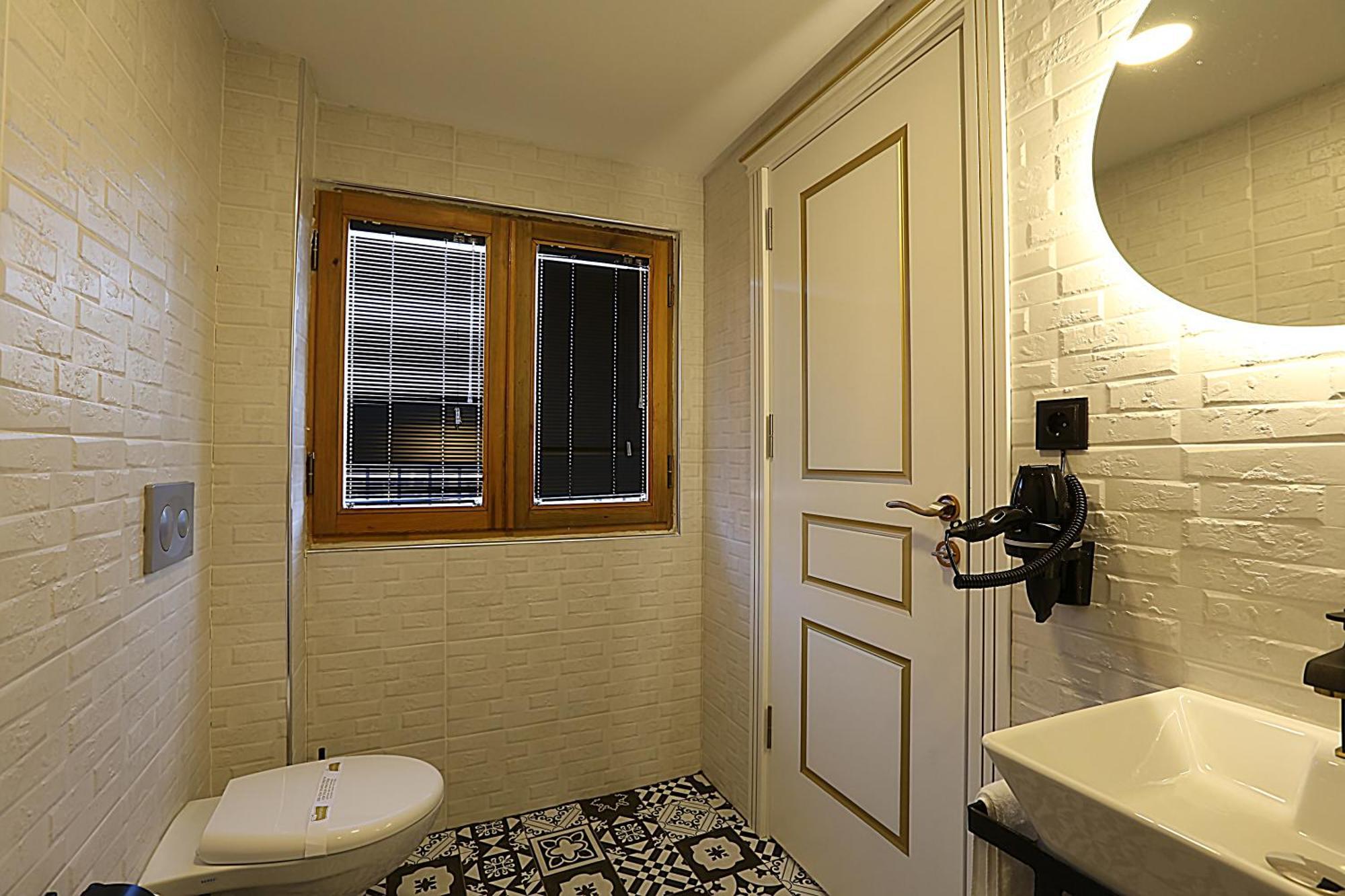 מלון Taksim Istiklal Street Kamil - Historical 3*