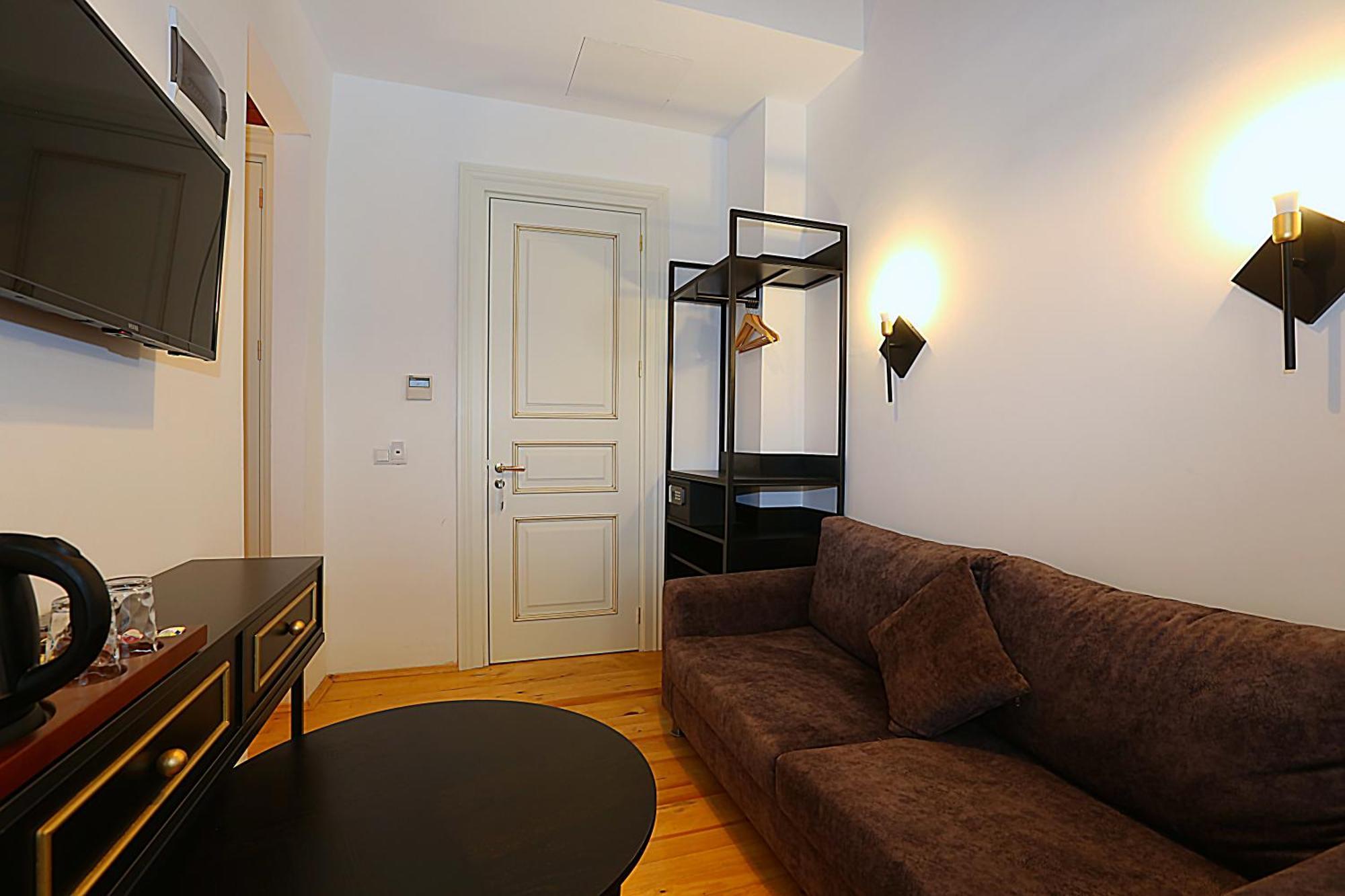 Istanbul Taksim Istiklal Street Kamilbey Sueites Hotel